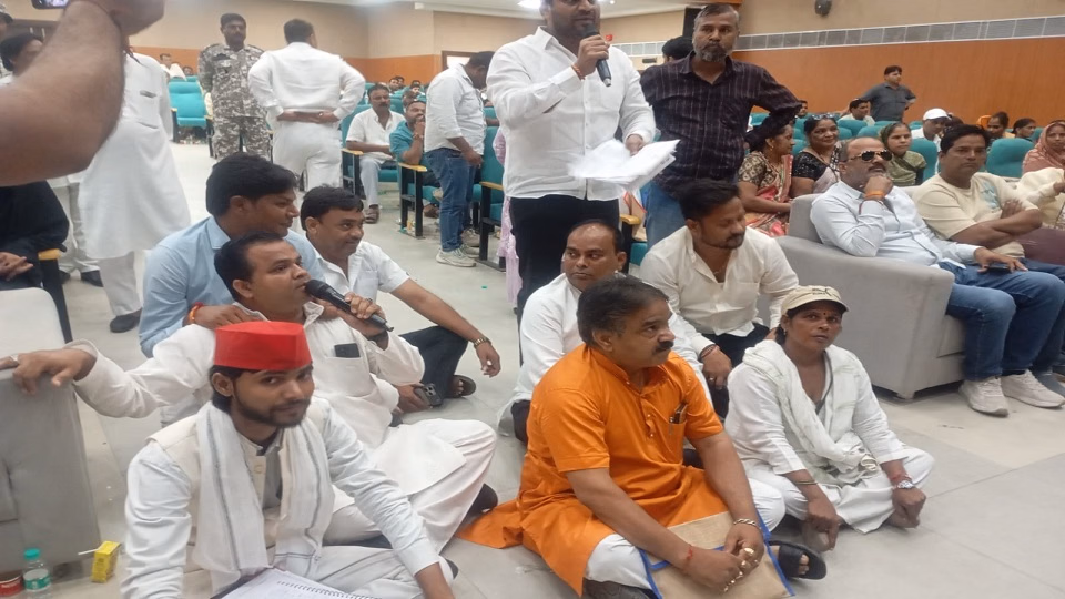 नगर निगम सदन में सफाई-जलभराव से लेकर एक्सईएन पर एफआईआर तक गरमाया मुद्दा